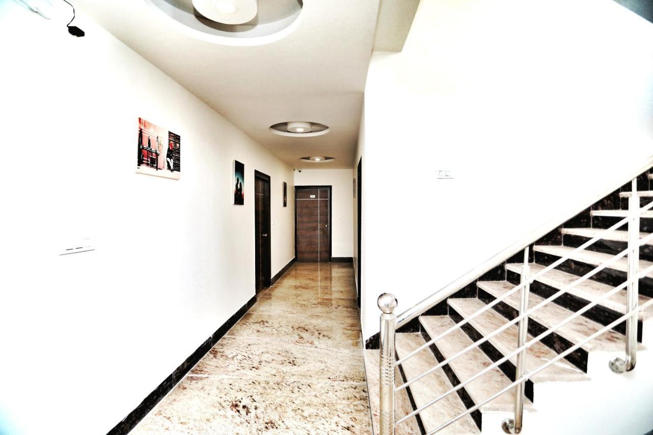 Hotel Aerocity Purple Orchid New Delhi Ngoại thất bức ảnh