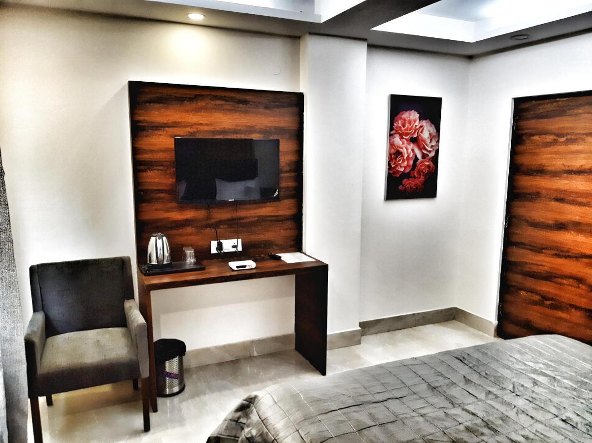 Hotel Aerocity Purple Orchid New Delhi Ngoại thất bức ảnh